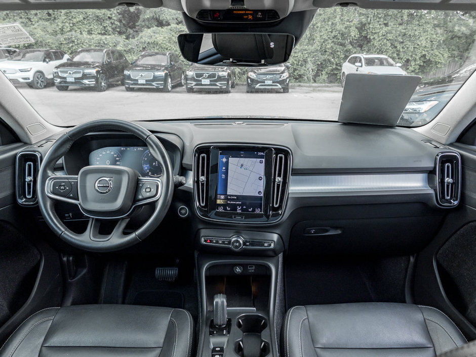 2021 Volvo XC40 Momentum-25