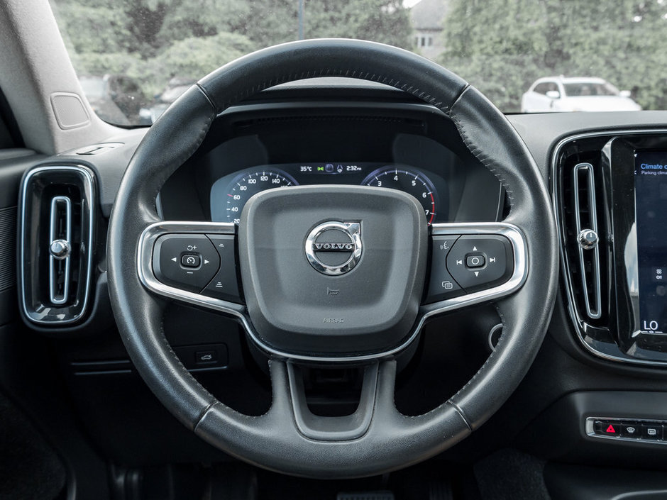 2021 Volvo XC40 Momentum-7