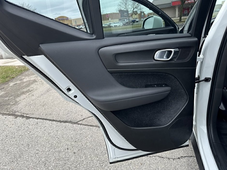 2021 Volvo XC40 Momentum-20