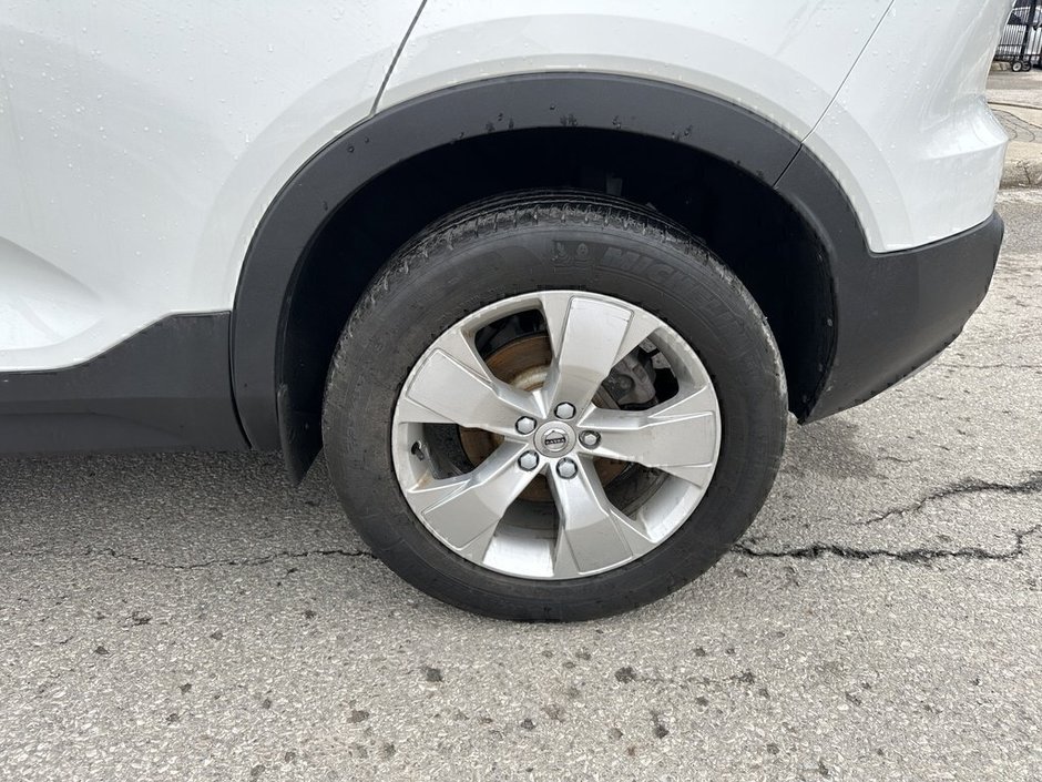 2021 Volvo XC40 Momentum-22