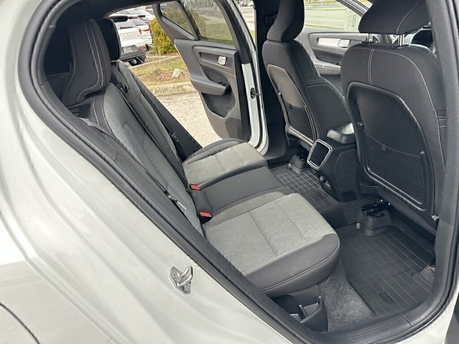 2021 Volvo XC40 Momentum-15