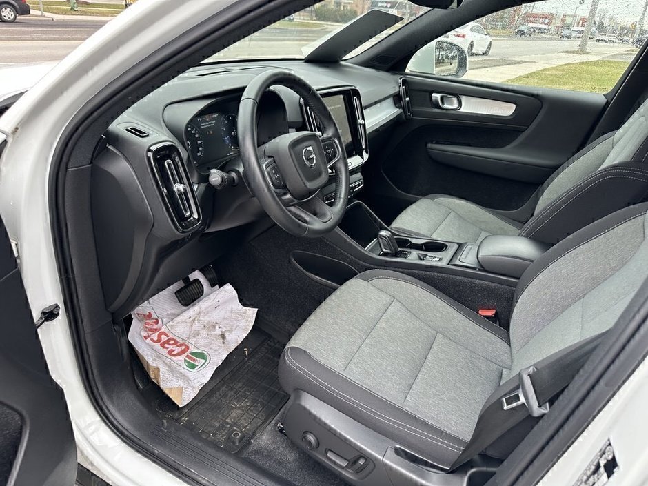 2021 Volvo XC40 Momentum-9