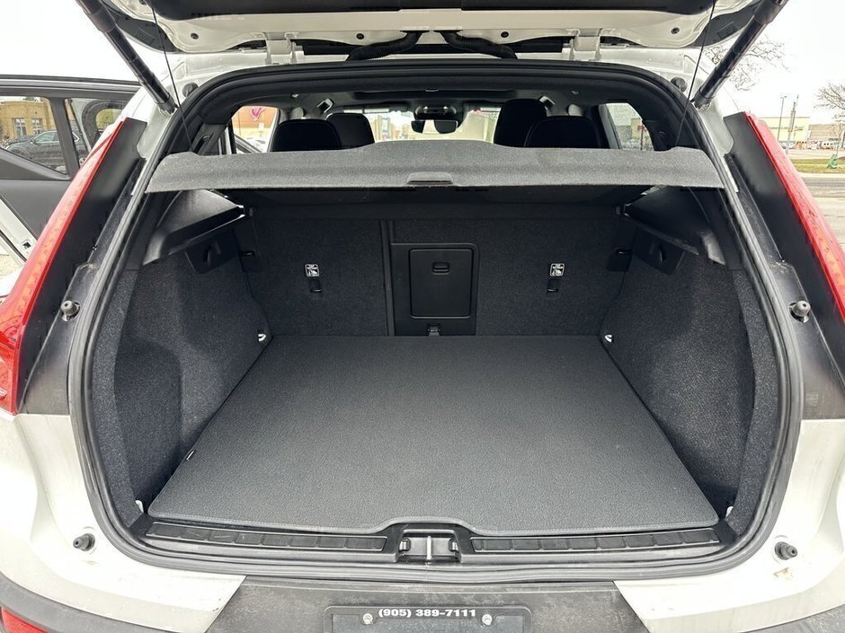 2021 Volvo XC40 Momentum-13