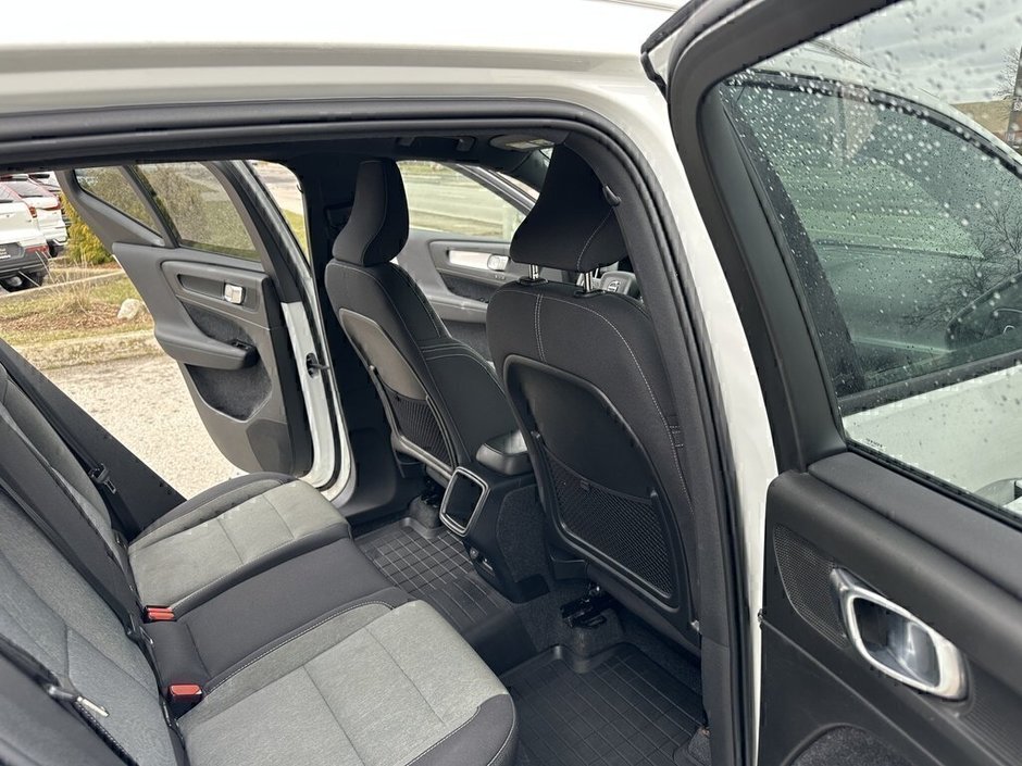 2021 Volvo XC40 Momentum-14