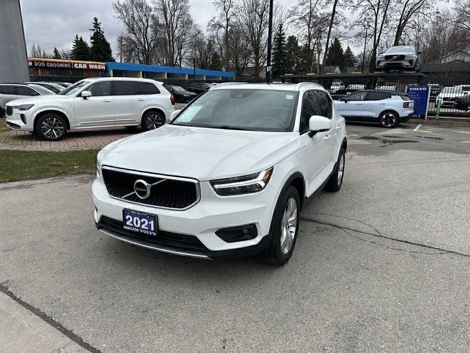 2021 Volvo XC40 Momentum-2