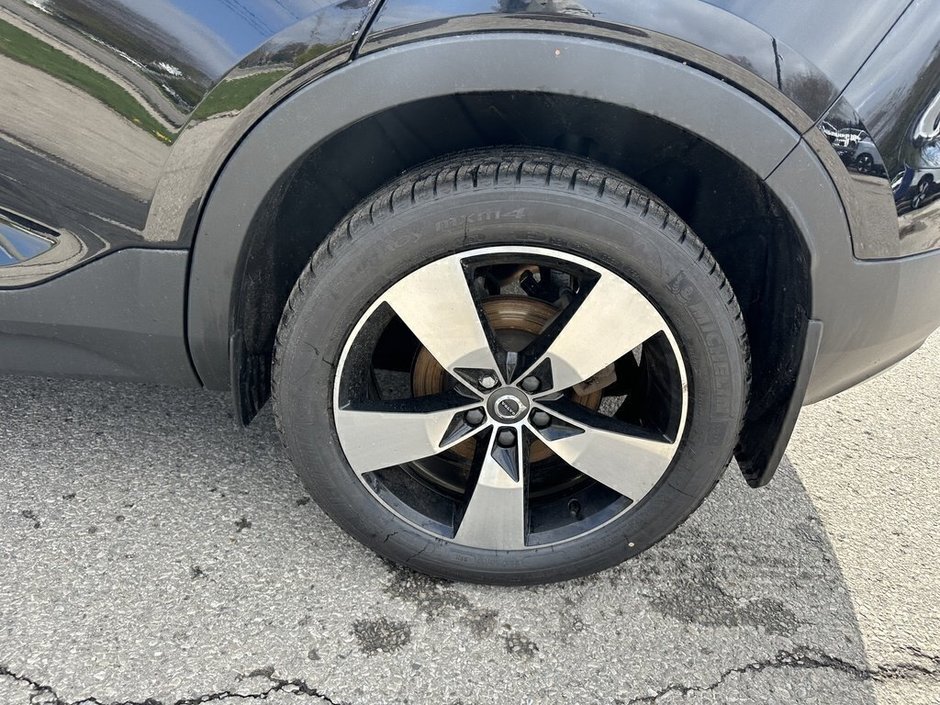 2021 Volvo XC40 Momentum-22