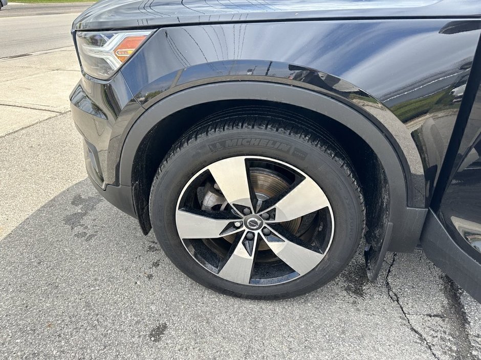 2021 Volvo XC40 Momentum-23