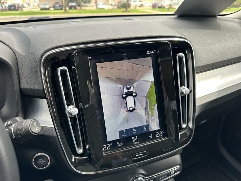 2021 Volvo XC40 Momentum-26