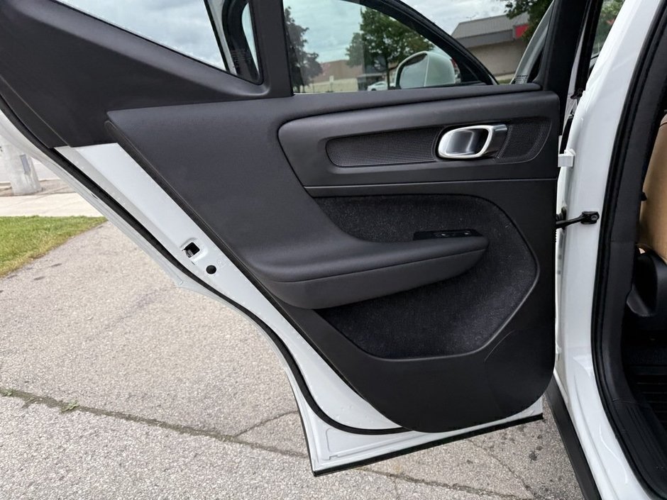 2021 Volvo XC40 Inscription-21