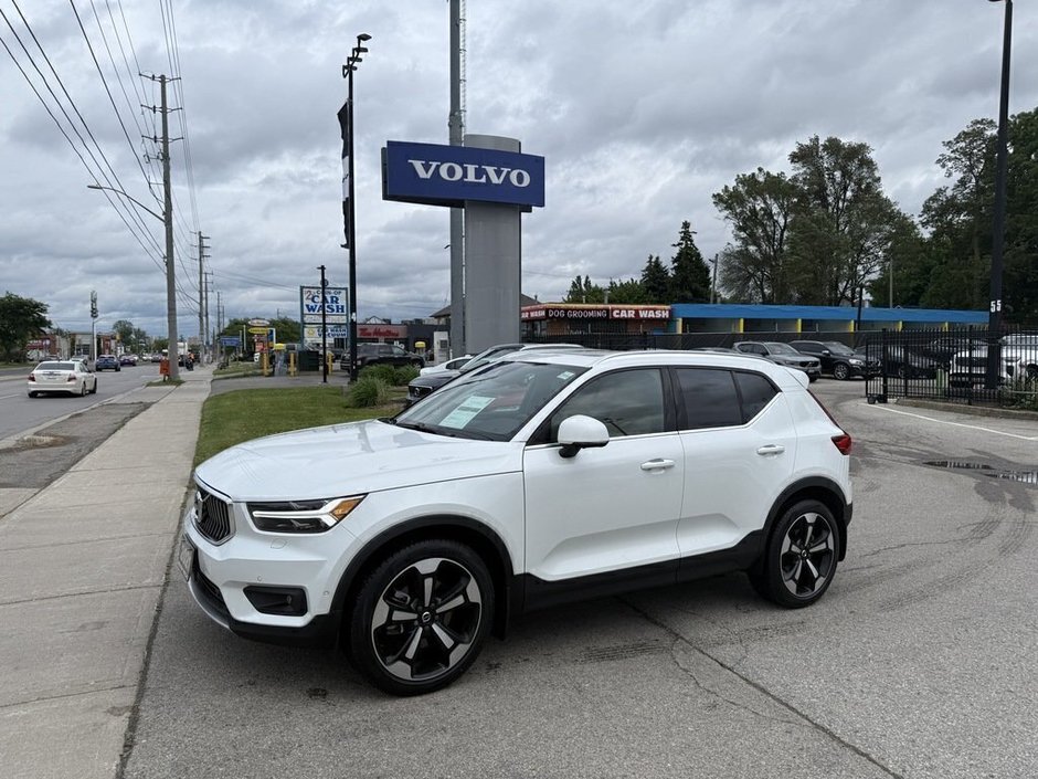 2021 Volvo XC40 Inscription-0