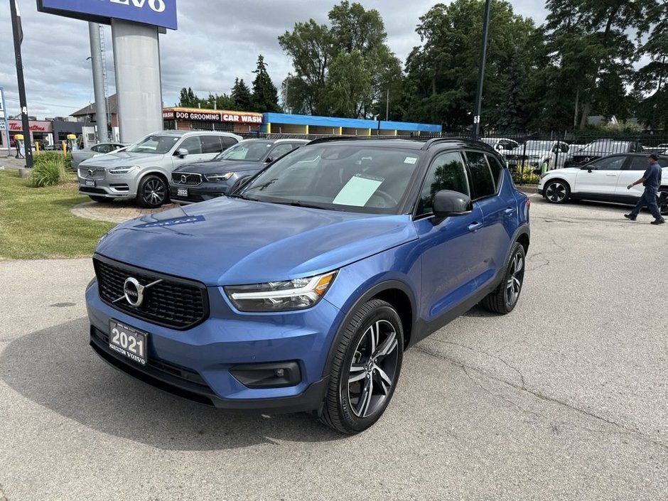 2021 Volvo XC40 R-Design-1
