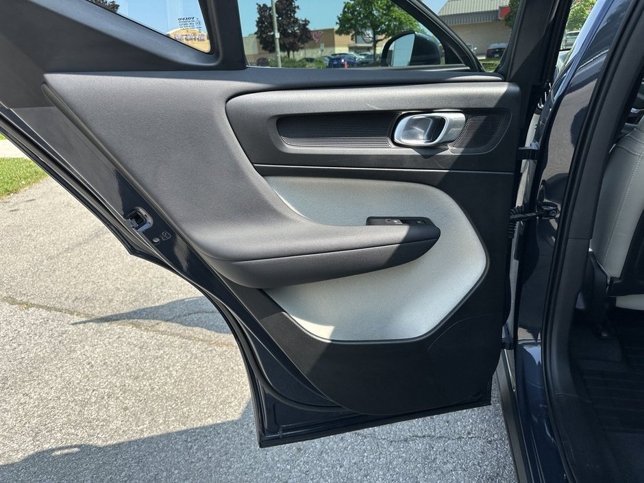 2022 Volvo XC40 Inscription-21