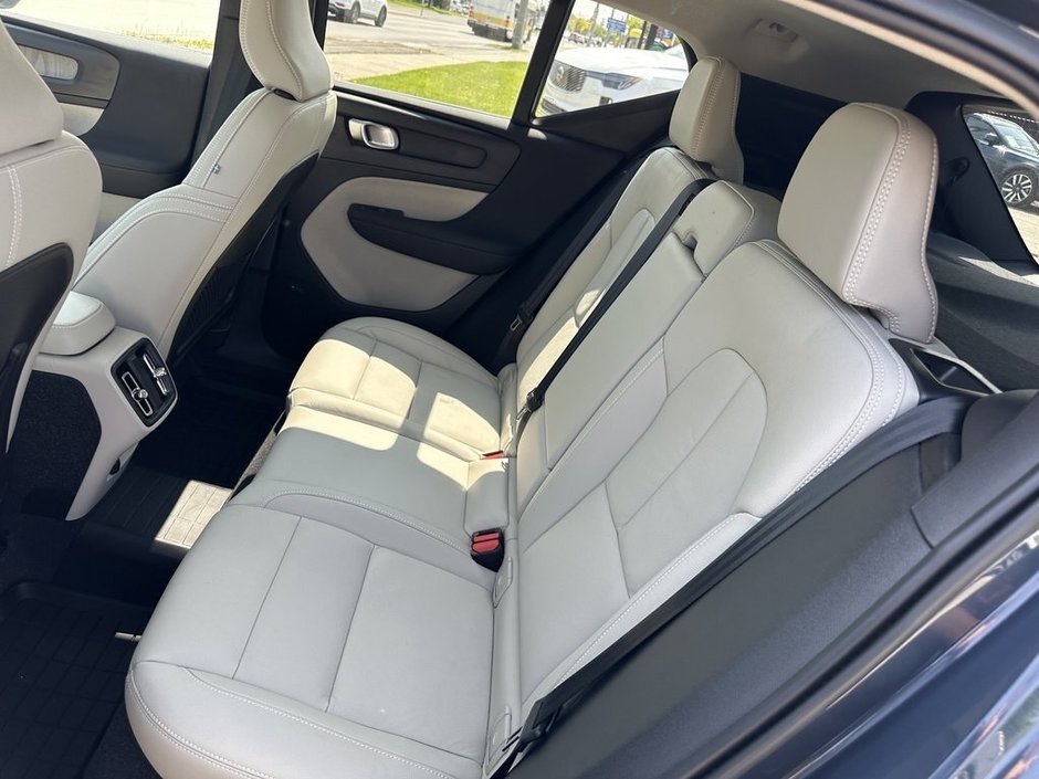 2022 Volvo XC40 Inscription-13