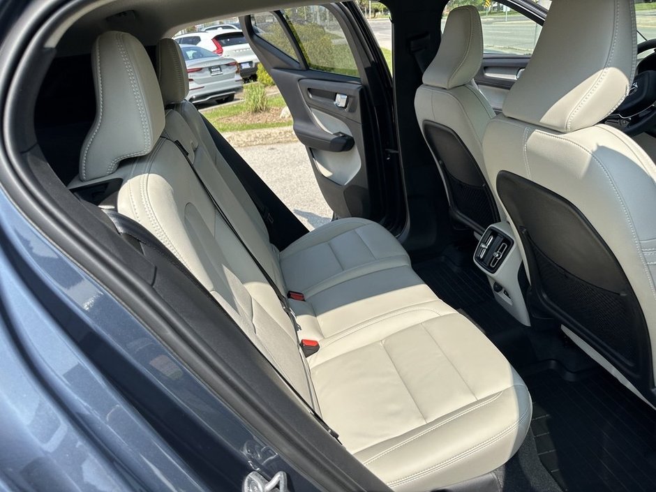 2022 Volvo XC40 Inscription-16