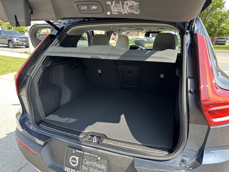 2022 Volvo XC40 Inscription-14
