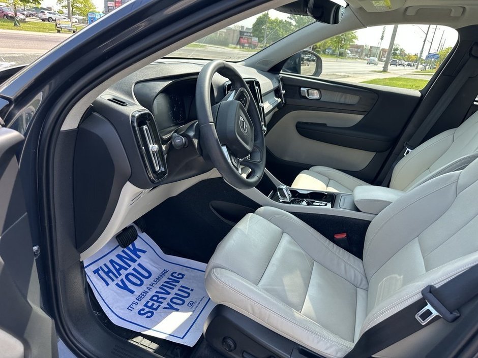 2022 Volvo XC40 Inscription-10