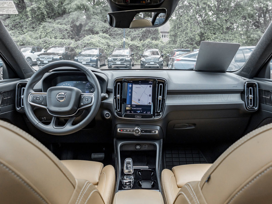 2022 Volvo XC40 Inscription-28