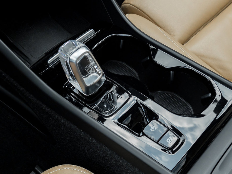 2022 Volvo XC40 Inscription-18