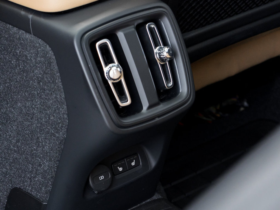 2022 Volvo XC40 Inscription-27