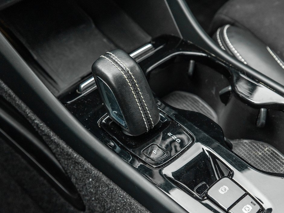 2022 Volvo XC40 R-Design-13