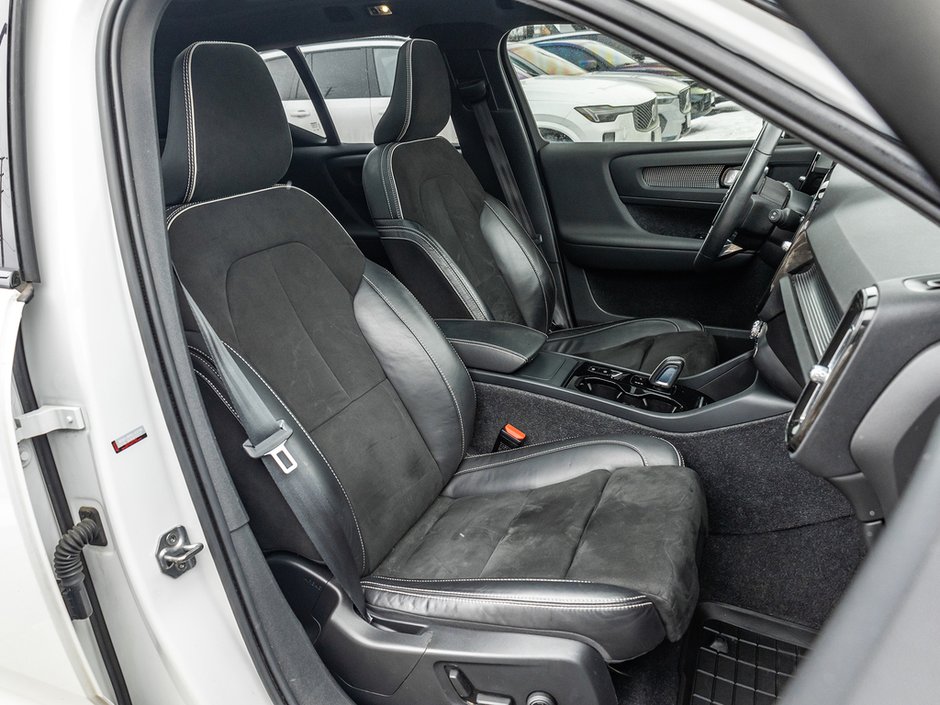 2022 Volvo XC40 R-Design-22