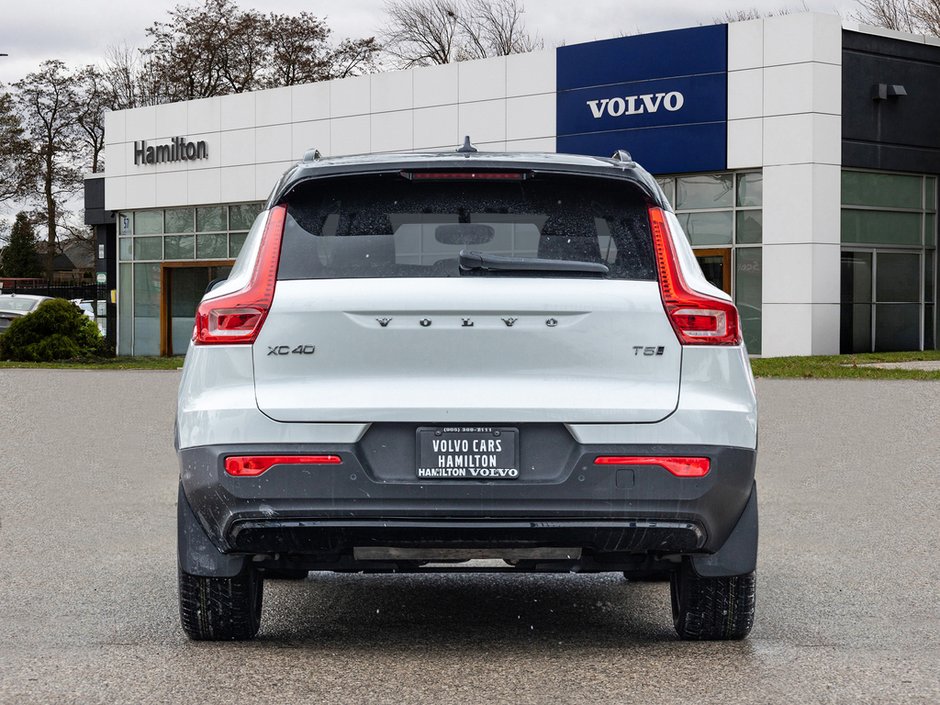 2022 Volvo XC40 R-Design-5