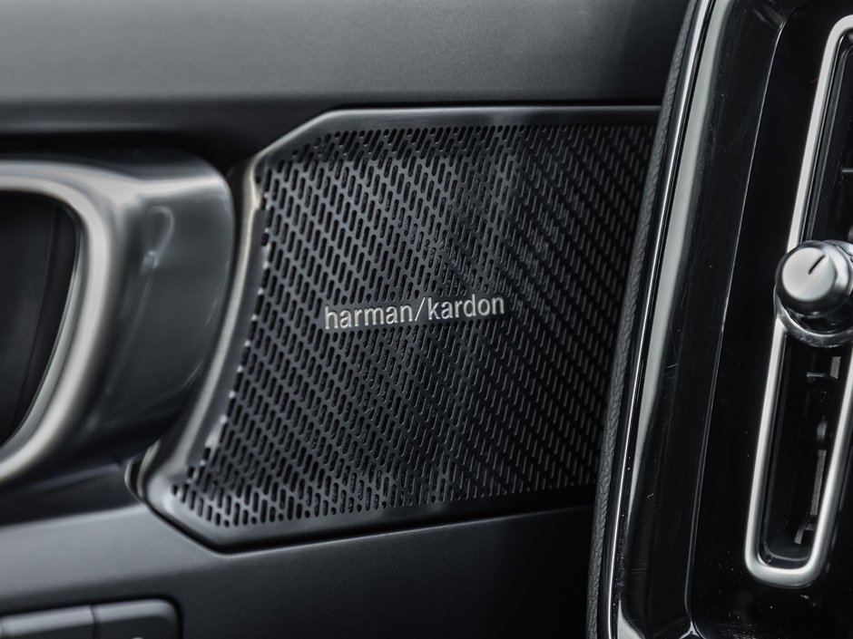 2022 Volvo XC40 R-Design-16