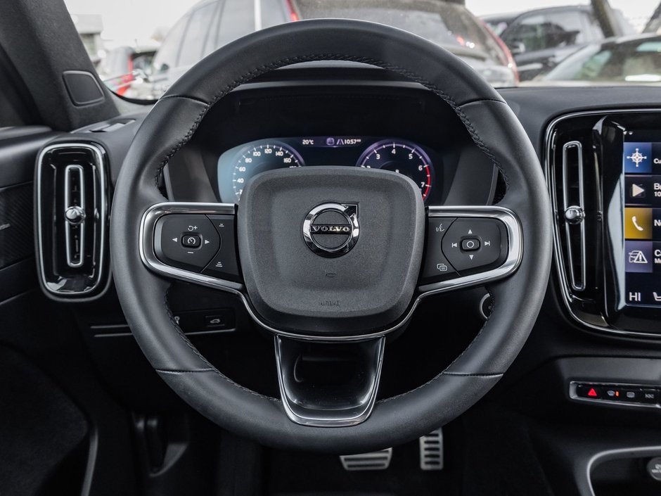2022 Volvo XC40 R-Design-9