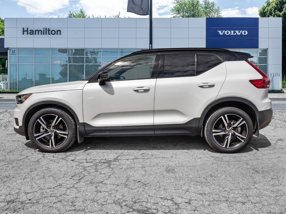 2022 Volvo XC40 R-Design-2