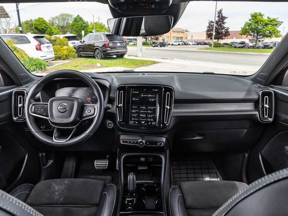 2022 Volvo XC40 R-Design-26