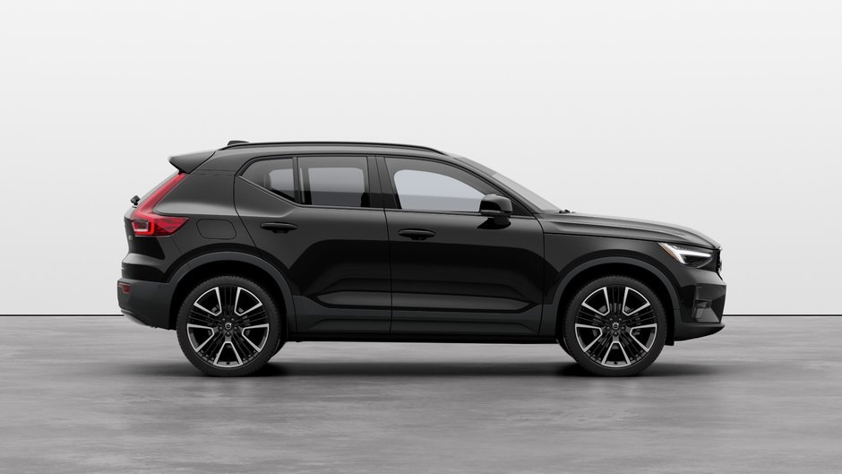 2025 Volvo XC40 Ultra Dark Theme-4