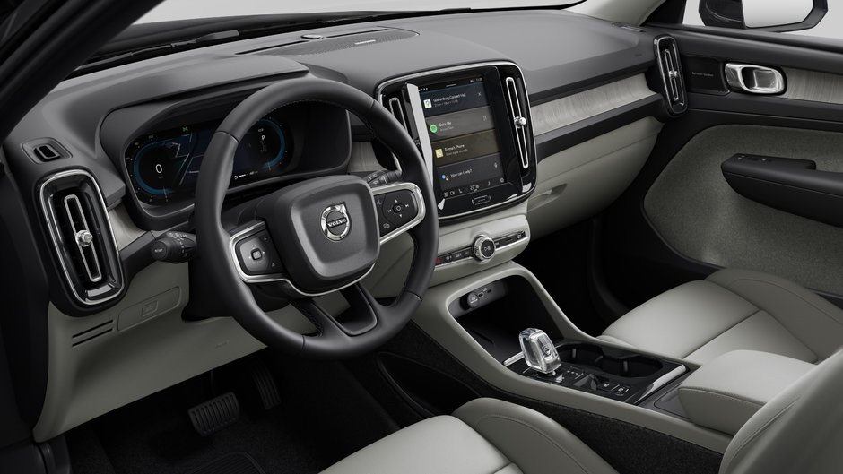 2025 Volvo XC40 Ultra Dark Theme-7