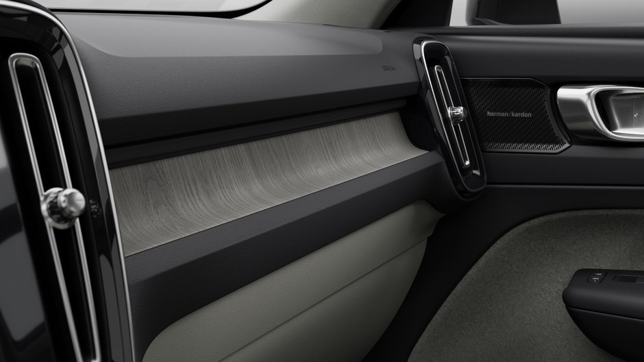 2025 Volvo XC40 Ultra Dark Theme-6