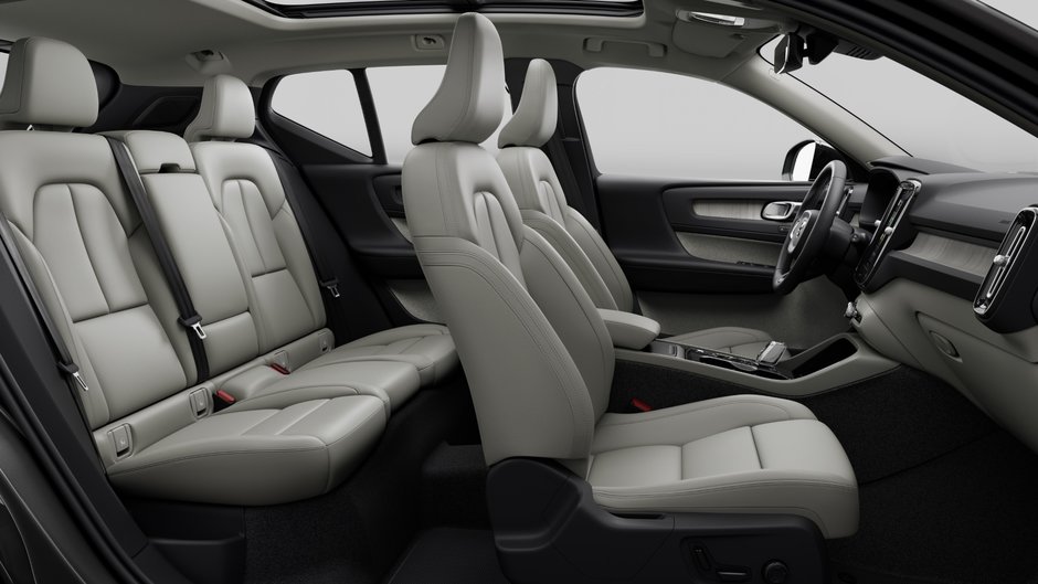 2025 Volvo XC40 Ultra Dark Theme-10