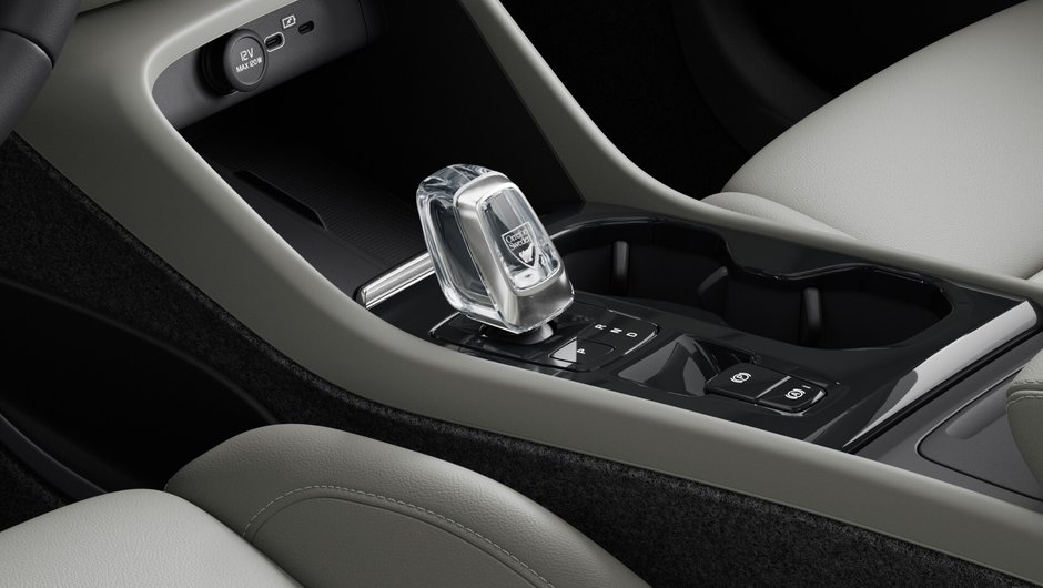 2025 Volvo XC40 Ultra Dark Theme-8