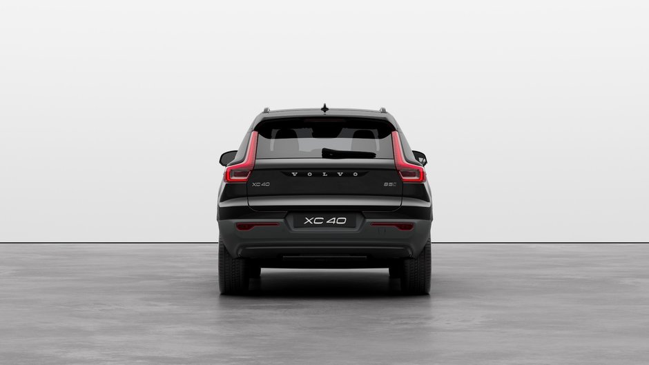 2025 Volvo XC40 Plus Dark Theme-3