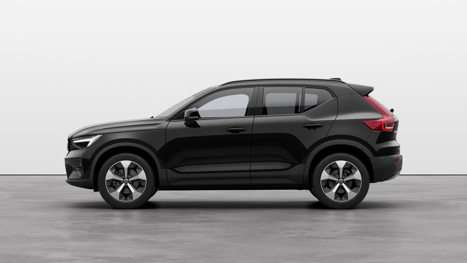 2025 Volvo XC40 Plus Dark Theme-5