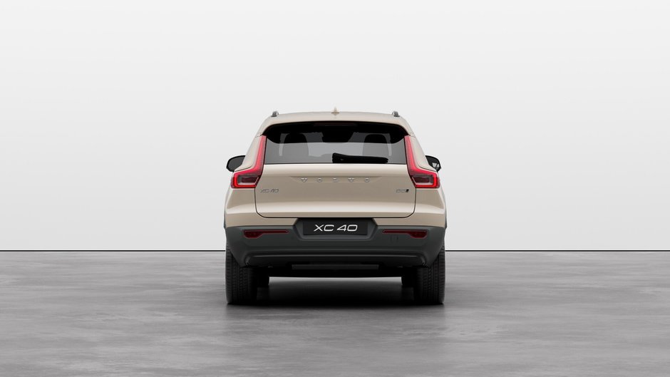 2025 Volvo XC40 Plus Dark Theme-3