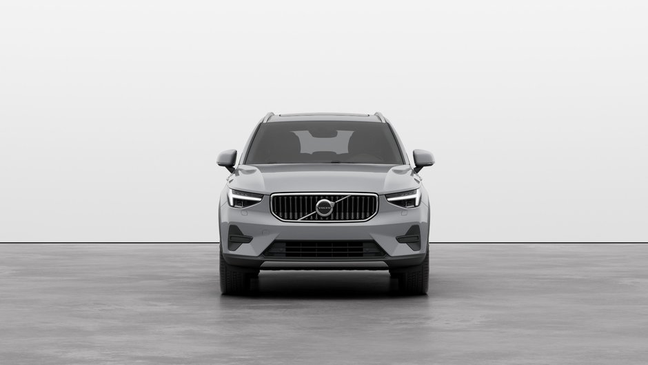 2025 Volvo XC40 Core Bright Theme-2