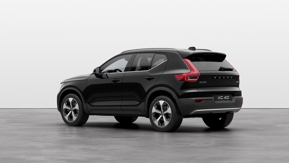 2025 Volvo XC40 Plus Bright Theme-1