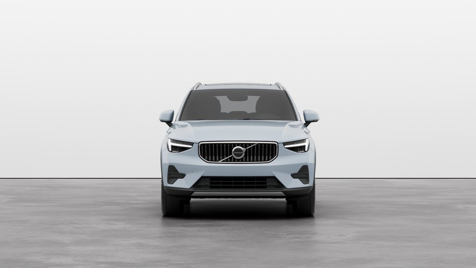 2025 Volvo XC40 Core Bright Theme-2