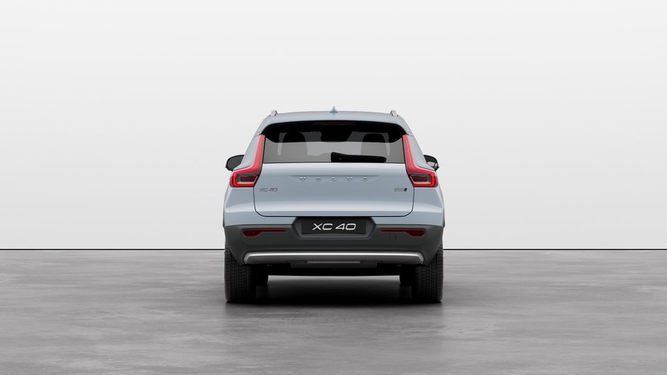 2025 Volvo XC40 Core Bright Theme-3