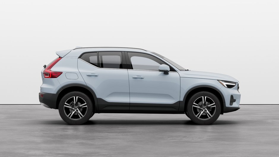 2025 Volvo XC40 Core Bright Theme-4