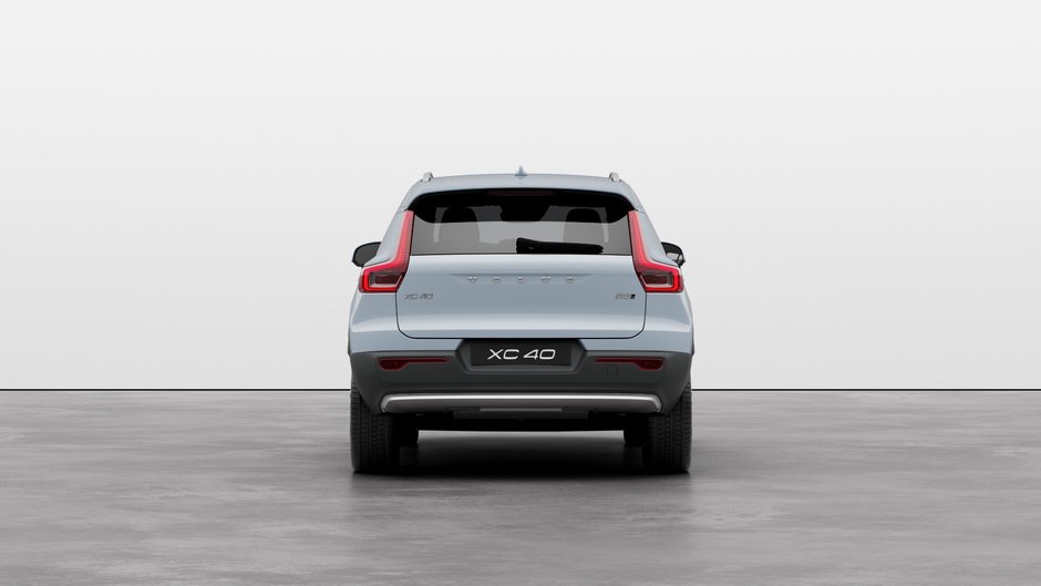 2025 Volvo XC40 Core Bright Theme-3