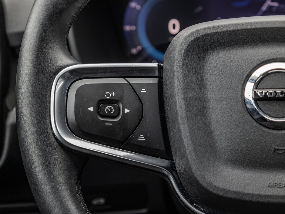 2025 Volvo XC40 Core Bright Theme-8