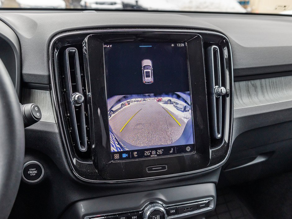 2025 Volvo XC40 Core Bright Theme-11