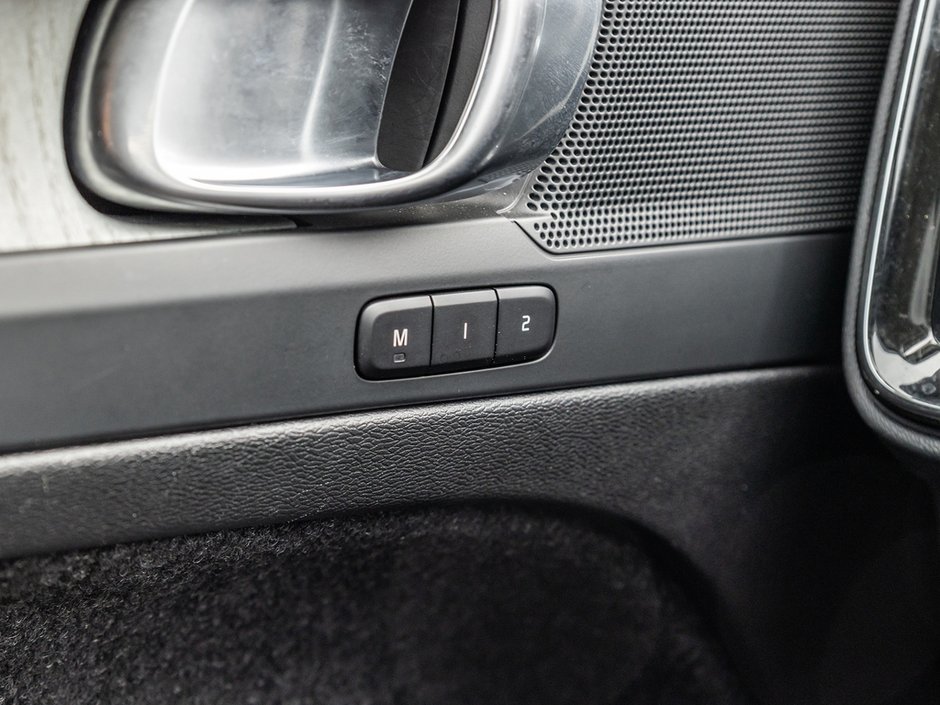 2025 Volvo XC40 Core Bright Theme-15