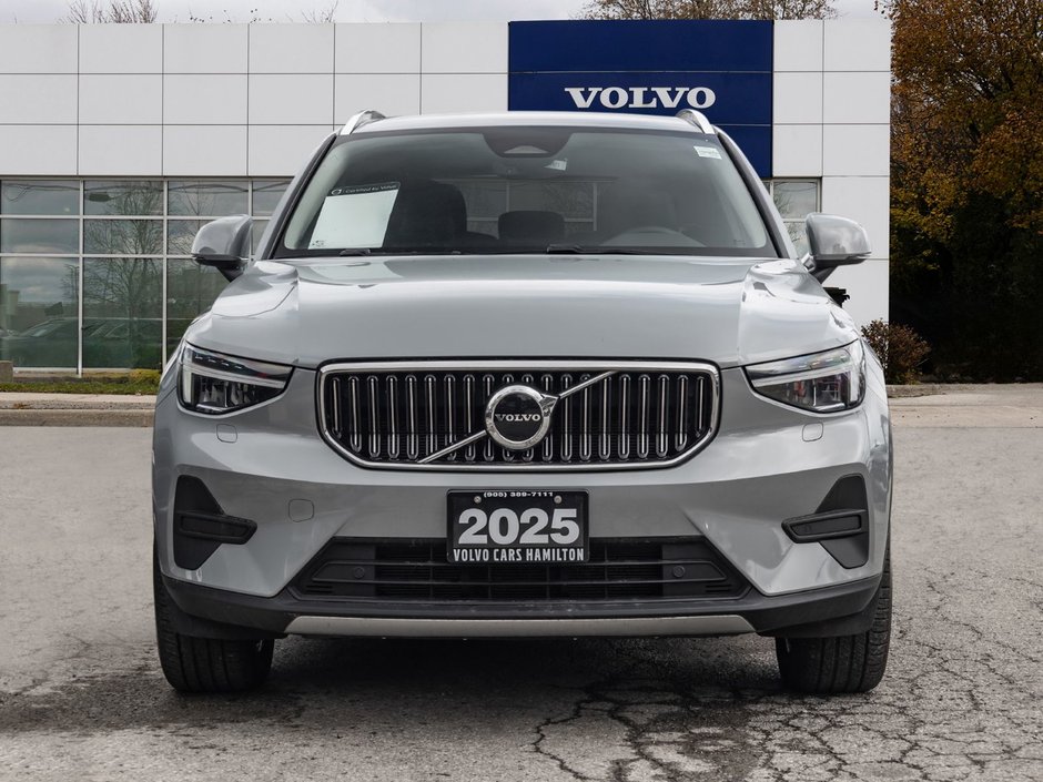 2025 Volvo XC40 Core Bright Theme-1