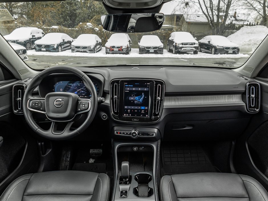 2025 Volvo XC40 Core Bright Theme-22