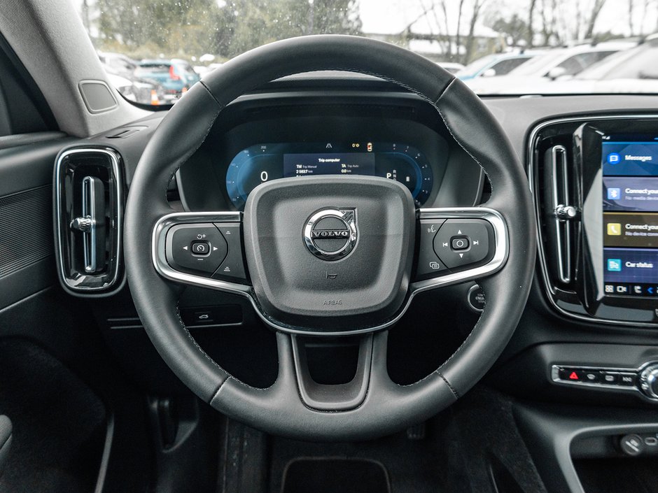 2025 Volvo XC40 Plus Dark Theme-6